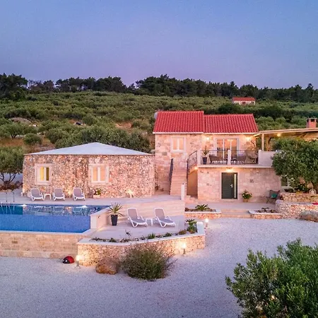 Lukrecija Stonehouse Villa Supetar