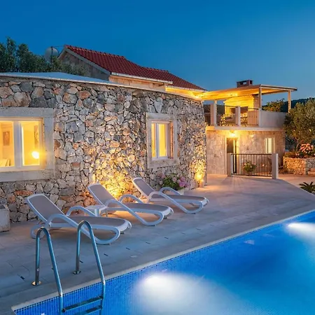 Villa Lukrecija Stonehouse Supetar