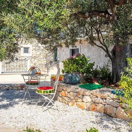 Lukrecija Stonehouse Villa Supetar