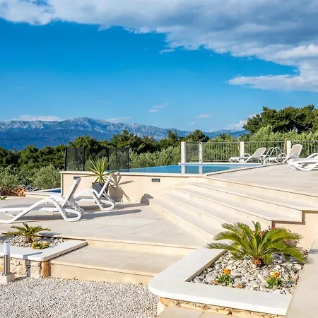 Villa Lukrecija Stonehouse Supetar
