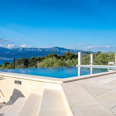 Lukrecija Stonehouse Villa Supetar