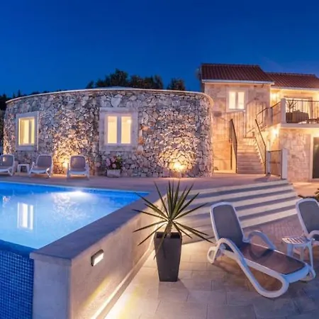 Villa Lukrecija Stonehouse Supetar